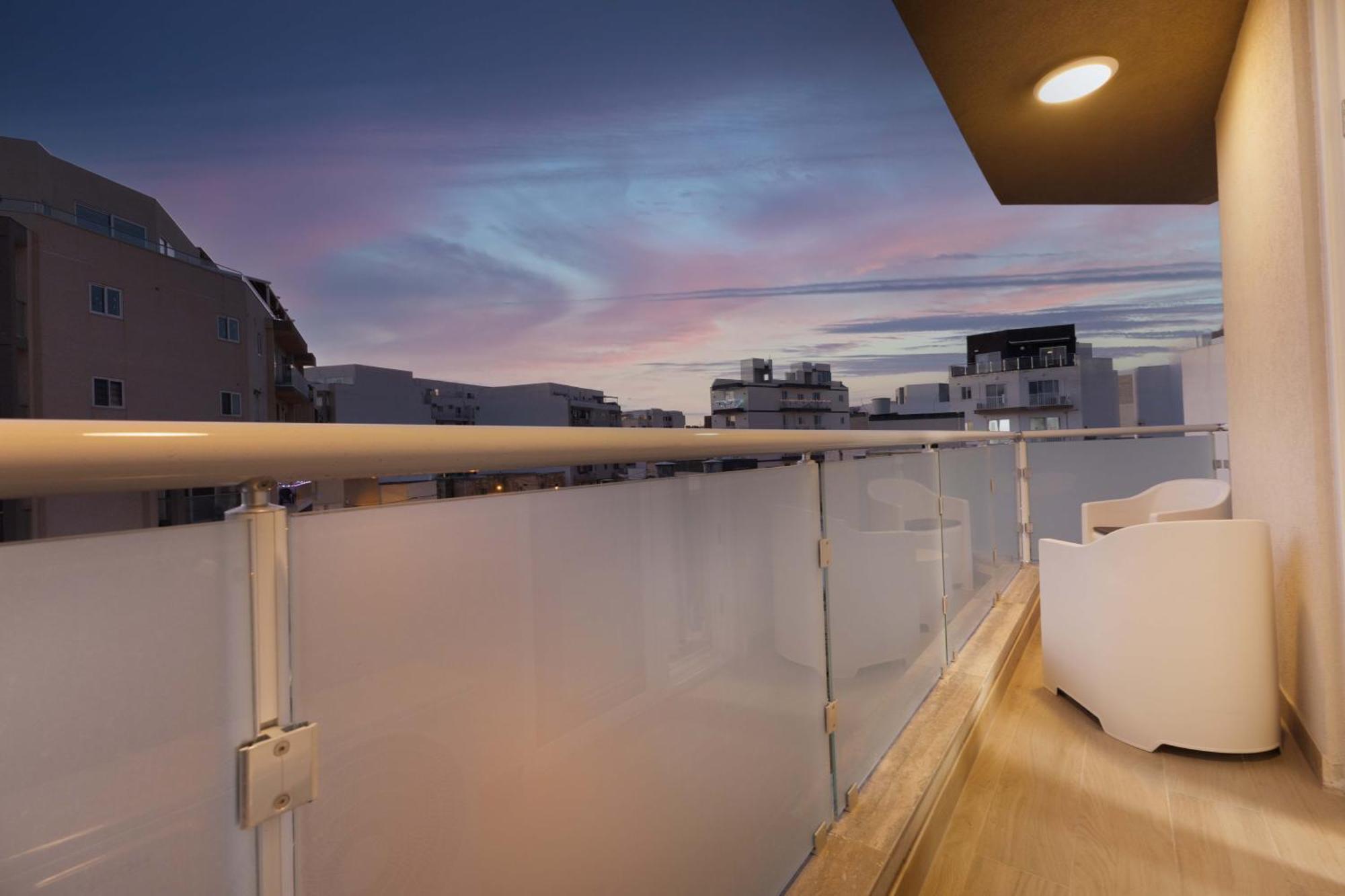 Luxurious & Spacious 2Bd Accomodation At The Podium - Yacht Marina Area, Close To Valletta 姆西达 外观 照片
